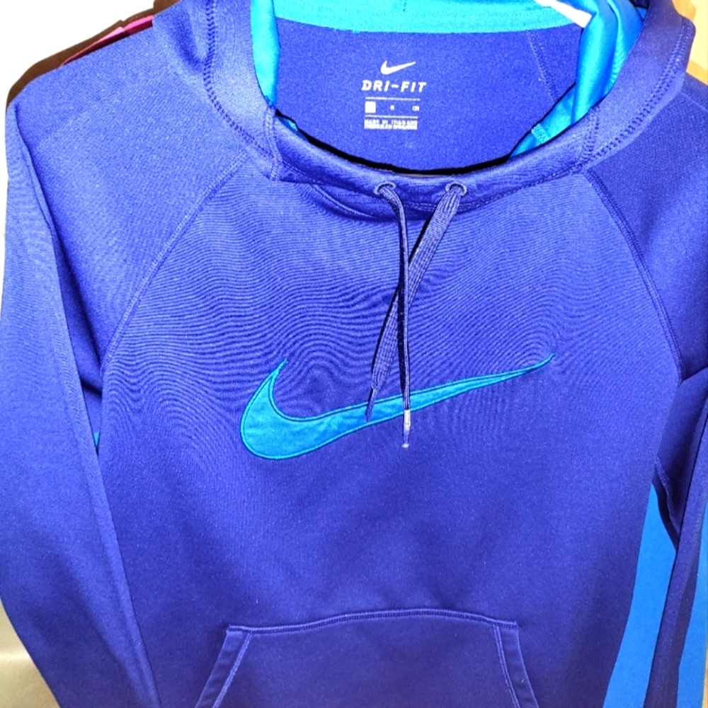 NIKE PULLOVER SMALL